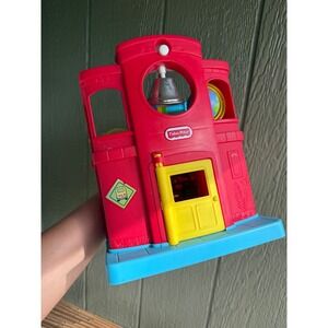 Fisher-Price Little People Friendly School Playset Red Yellow Blue Toy